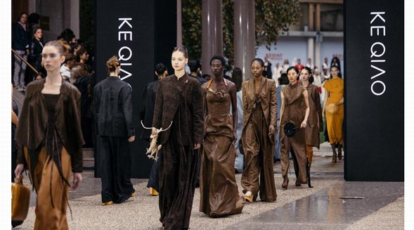 米兰时装周柯桥日&ldquo;邂逅&rdquo;2025春夏发布会 立足东方，探寻未来