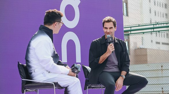 罗杰&middot;费德勒亮相On昂跑上海见面会 携手云南网球少年共筑梦想