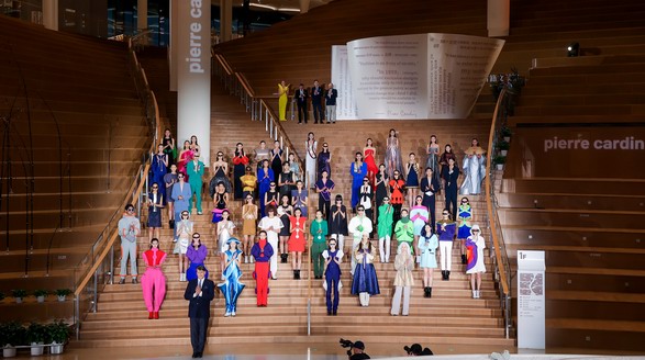 时尚添魅 书香润心&mdash;&mdash;法国皮尔卡丹2025春夏系列新品发布会登陆北京城市图书馆