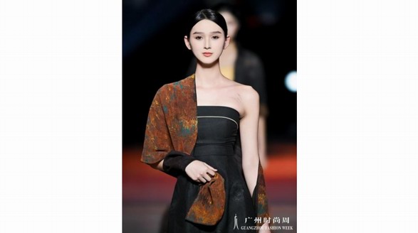 德伦香丝闪耀广州时尚周，创始人帅常英荣膺&ldquo;湾区时尚品牌设计师十杰&rdquo;