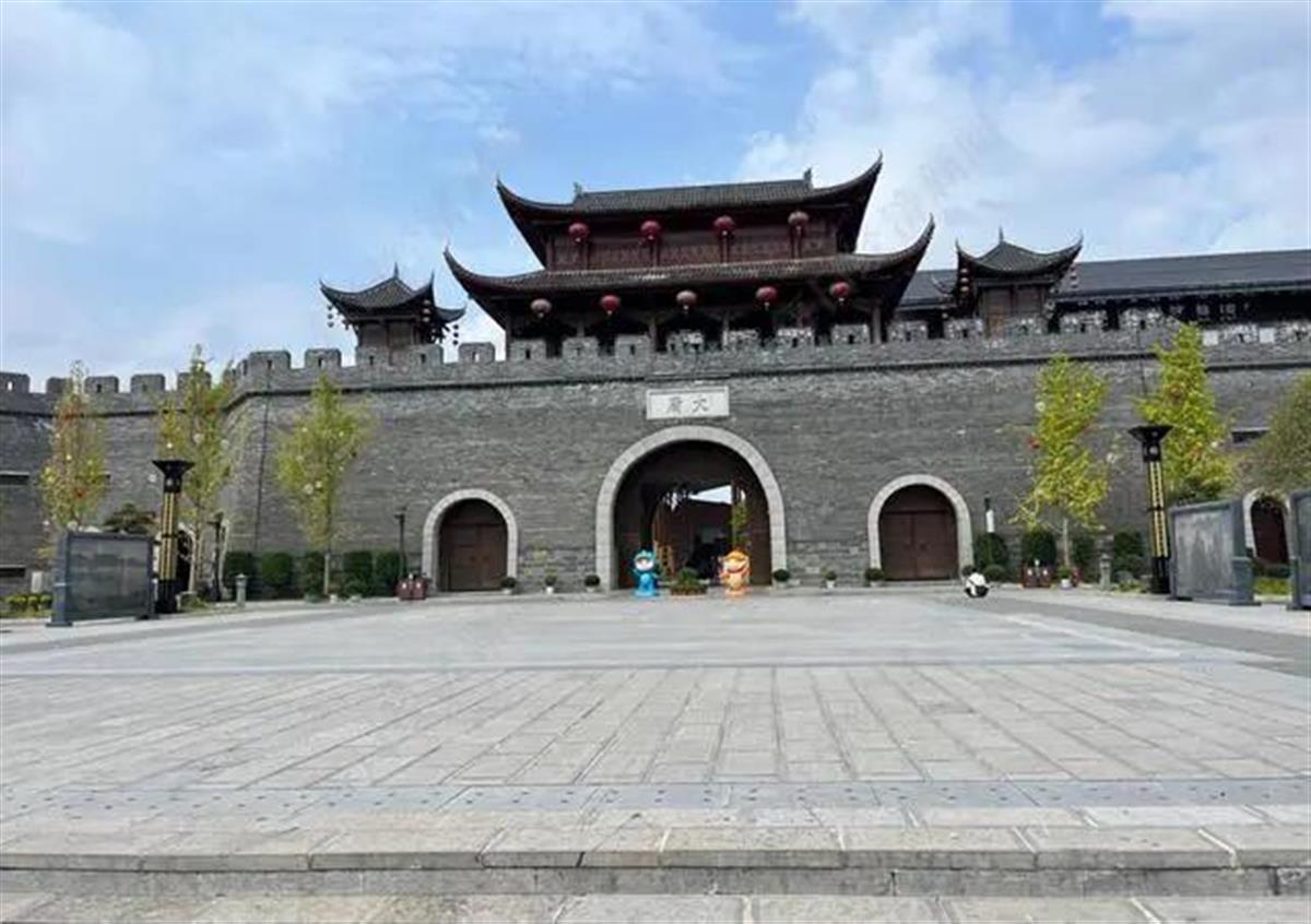 耗资20多亿的古城日均卖票不足20张，不妨换个思路试试