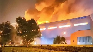 京东仓库大火后续追踪：员工曝料损失或超十亿，双 11 快递赔偿成谜，背后真相如何！