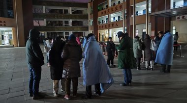 银川24小时发生11次地震：有市民车上过夜，居民凌晨听到&ldquo;轰隆&rdquo;声跑出避险