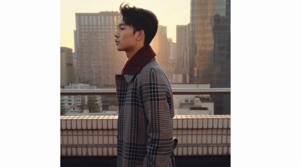 演员张宥浩领衔、多位模特共同演绎AlexanderMcQueen 2025中国新春广告大片《心之归属》