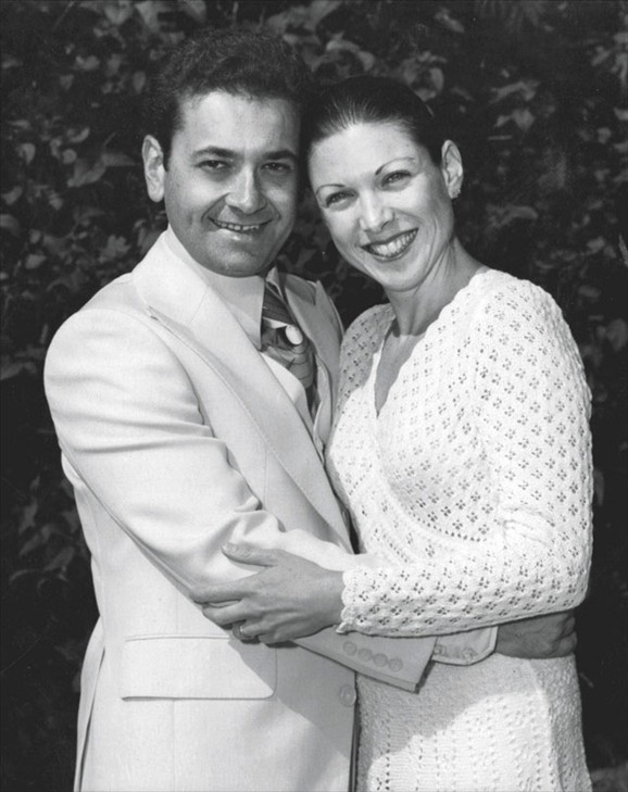 文德尔伉俪（Sam and Annette Mandel）