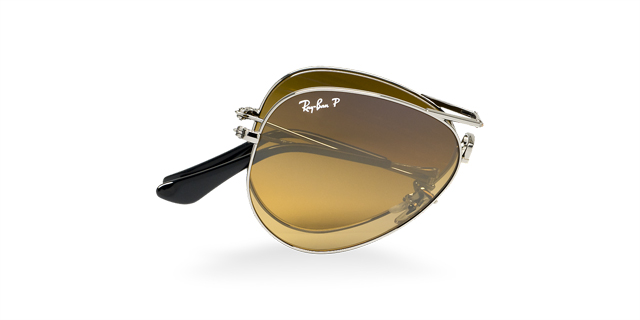 雷朋（Ray-Ban）推出折叠 Aviator 系列太阳镜