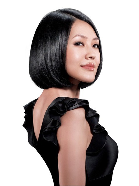 林志颖与模特一起展示飞亚达航天系列腕表