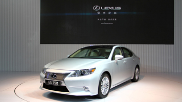 LEXUS雷克萨斯携全新一代ES 250登陆第16届深港澳国际汽车博览会