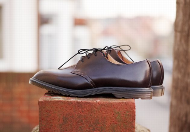 Dr.Martens马汀博士品牌英产复古风夏日重现MIE系列鞋款