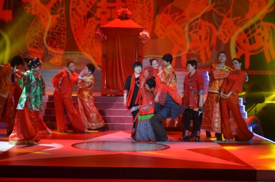 《星光大道》2013总决赛 - 骑兵抱着安静上花轿