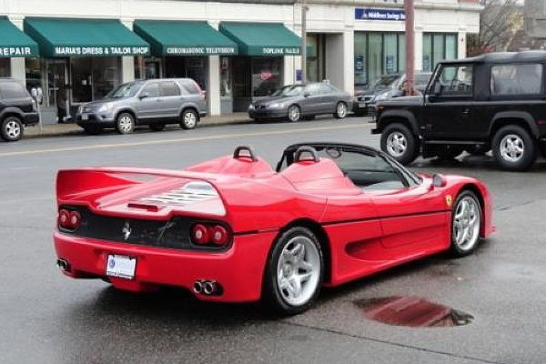 法拉利限量旗舰「Ferrari F50」正于美二手网站拍卖