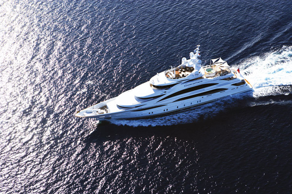 Benetti 定制超级游艇「Diamonds Are Forever」