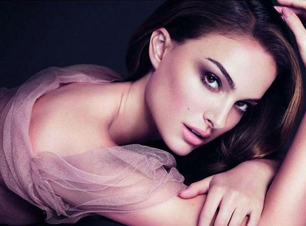 Natalie Portman 代言<a target='_blank' style='color: #666666;' href='http://brand.fengsung.com/dior/' >迪奥</a>2011秋冬彩妆系列