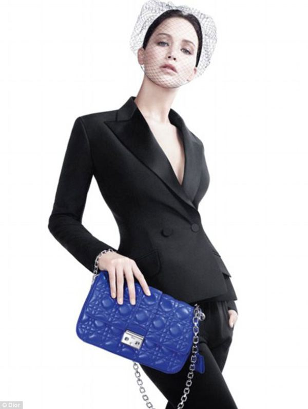 <a target='_blank' style='color: #666666;' href='http://brand.fengsung.com/dior/' >迪奥</a> Miss <a target='_blank' style='color: #666666;' href='http://brand.fengsung.com/dior/' >Dior</a> 2013春夏系列广告大片