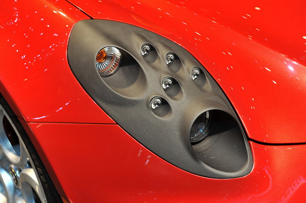 Alfa Romeo 4C 跑车量产版现身日内瓦车展
