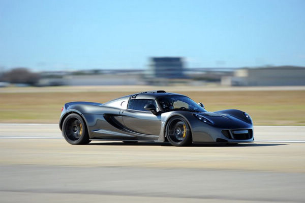 Hennessey Venom GT 打破0-300KM/H加速纪录