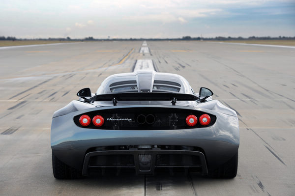 Hennessey Venom GT 打破0-300KM/H加速纪录